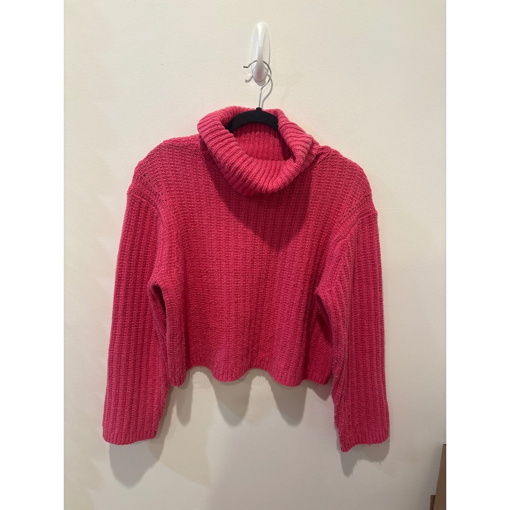 Universal Thread Pink Knit Turtleneck Cropped‎ Sweater Women's Size Medium